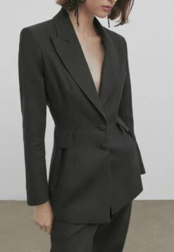 Massimo Dutti Studio With Darts - Short Coat - Black