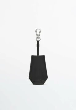 Massimo Dutti With Embossed Detail - Keyring - Black -Massimo Dutti Shop acc803e41bb744a4abab01043f1f72c2