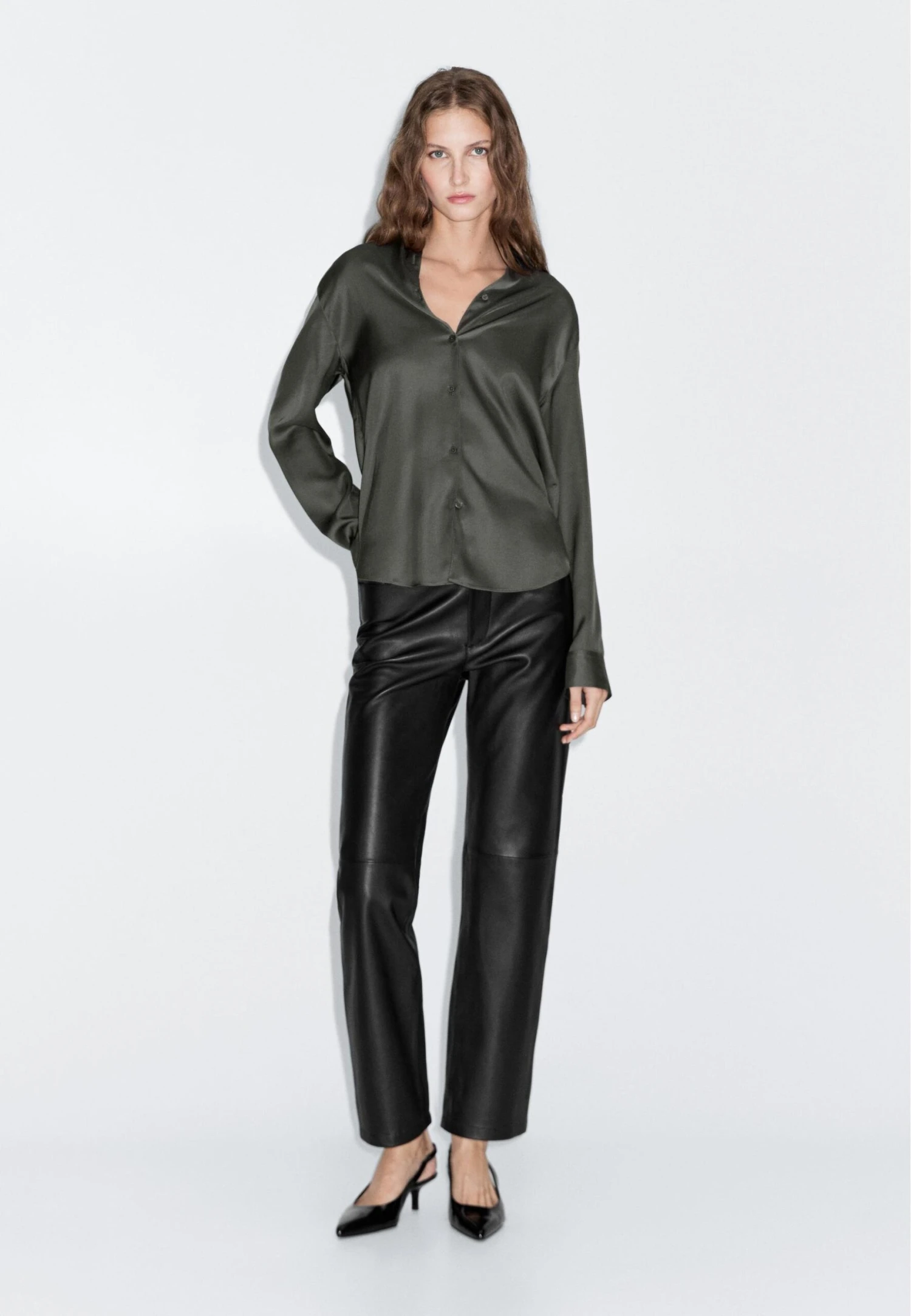 Massimo Dutti FLOWING SATIN LONG SLEEVE - Button-down Blouse - Dark Grey 3 Massimo Dutti FLOWING SATIN LONG SLEEVE - Button-down Blouse - Dark Grey