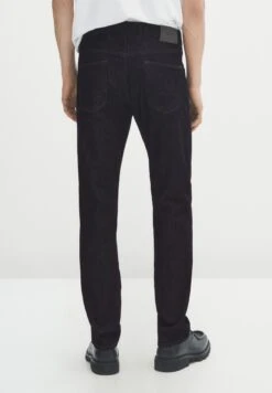 Massimo Dutti Regular Fit - Straight Leg Jeans - Dark Blue 15 Massimo Dutti Regular Fit - Straight Leg Jeans - Dark Blue -Massimo Dutti Shop ad2218ffa66e49c5b50ecbe78bce81b9