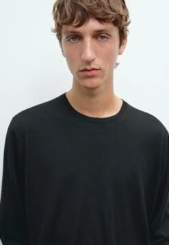 Massimo Dutti CREW NECK LONG SLEEVE - Jumper - Black -Massimo Dutti Shop b06e82718d094a09b12cf49301a41186