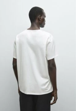 Massimo Dutti ROUNDED COLLAR LIGHTWEIGHT - Basic T-shirt - White -Massimo Dutti Shop b079ebf2407b4f97bf52288f7527a845