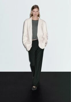 Massimo Dutti LAPEL COLLAR WITH DETACHABLE SCARF - Short Coat - White -Massimo Dutti Shop b1f5d0c3df9c40339c2f8e7cbc4b7252