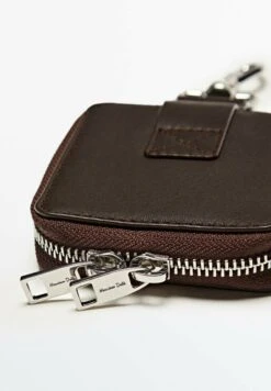 Massimo Dutti Square With Zip - Wallet - Brown -Massimo Dutti Shop b2e66c4746fd49719f987b15510cbb6e