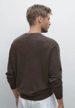 Massimo Dutti CASHMERE CREW NECK WITH LONG SLEEVES - Jumper - Dark Brown -Massimo Dutti Shop b36394d390824e87ab1afff3d2b28d60