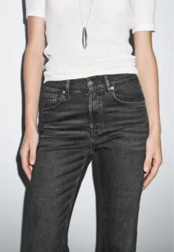 Massimo Dutti HIGH WAIST FLARE FIT SKINNY - Flared Jeans - Black 18 Massimo Dutti HIGH WAIST FLARE FIT SKINNY - Flared Jeans - Black -Massimo Dutti Shop b406a61921a746a696a9d201fe85adc5