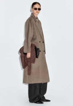 Massimo Dutti DOUBLE-BREASTED - Classic Coat - Dark Brown -Massimo Dutti Shop b470d92edf8c4f2bb197a8f97bb682c3