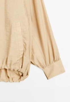 Massimo Dutti LOOSE-FITTING WITH DRAWSTRING DETAIL - Bomber Jacket - Beige -Massimo Dutti Shop b47e2a66ee784945ad244140a8f53c67