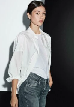 Massimo Dutti MID-RISE BELL BOTTOM - Flared Jeans - Blue -Massimo Dutti Shop b5648cb944e449b9b39aaf4fca6d202b