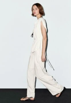 Massimo Dutti WIDE-LEG WITH DOUBLE DART - Trousers - White -Massimo Dutti Shop b56863c44027405cbe2bce980d8b58a5