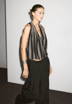 Massimo Dutti CROSSOVER HALTER TOP - Top - Black