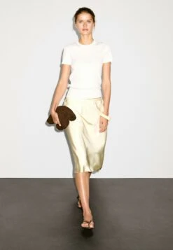 Massimo Dutti RIBBED HEAVY WEIGHT SHORT SLEEVE - Basic T-shirt - White -Massimo Dutti Shop b64f67252cea421984961c136d800f9f