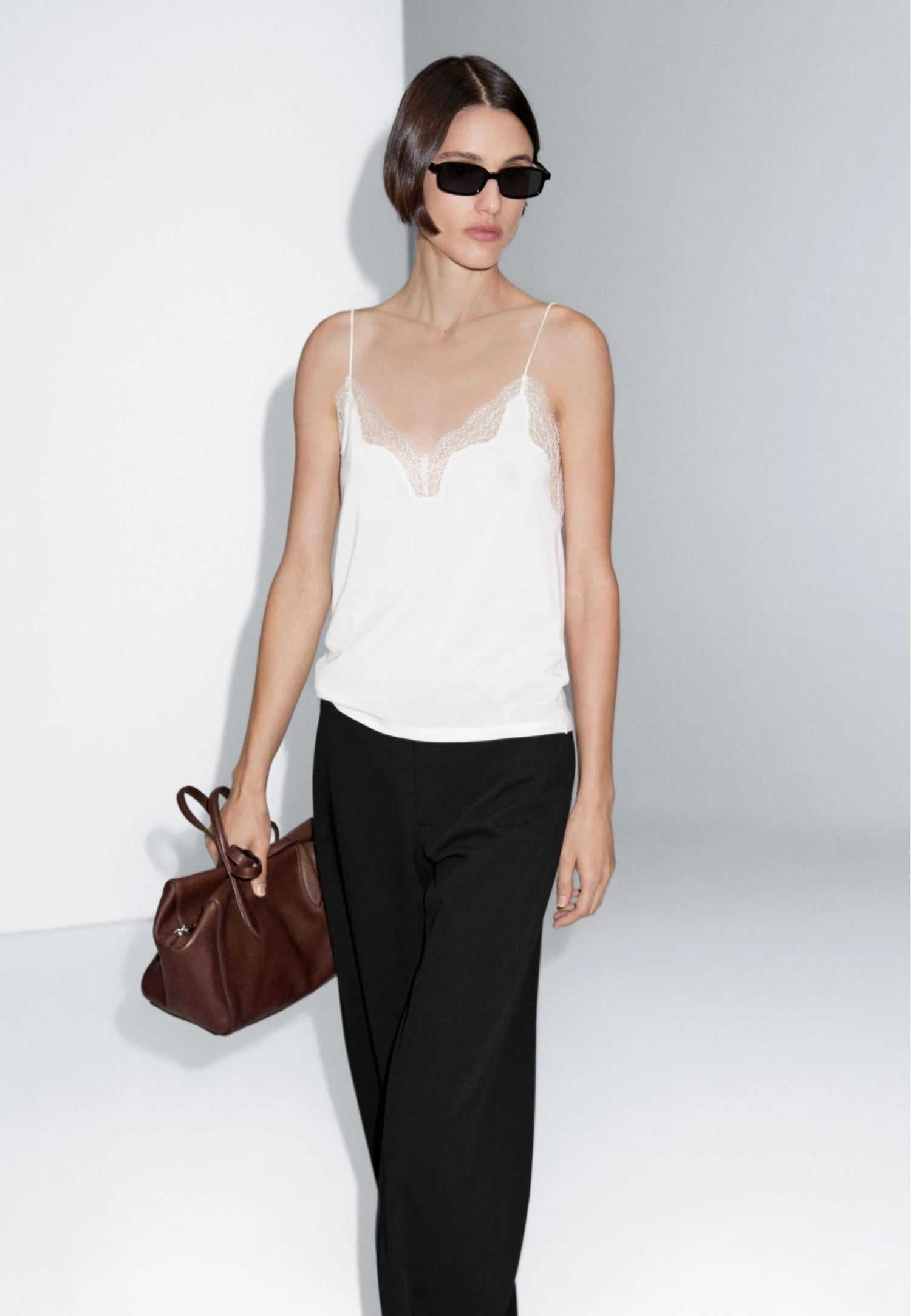 Massimo Dutti MID-WAIST STRAIGHT-LEG - Trousers - Black 5 Massimo Dutti MID-WAIST STRAIGHT-LEG - Trousers - Black - Image 3