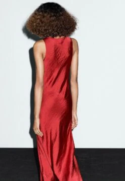 Massimo Dutti LONG SATIN WITH ROUND NECKLINE - Cocktail Dress / Party Dress - Red 13 Massimo Dutti LONG SATIN WITH ROUND NECKLINE - Cocktail Dress / Party Dress - Red -Massimo Dutti Shop b8df8ec28efe459a8af523e13e47cae1