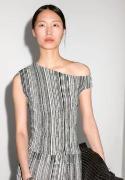 Massimo Dutti ASYMMETRIC NECK WITH STRIPED PRINT - Top - Black