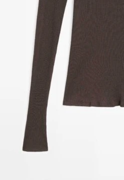 Massimo Dutti V-NECK WITH LONG SLEEVES - Long Sleeved Top - Dark Brown -Massimo Dutti Shop ba4048a92bdd4bc5a3d58118f852c72f