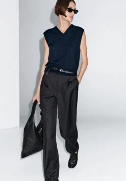 Massimo Dutti DART WITH ELASTIC WAISTBAND - Trousers - Dark Blue -Massimo Dutti Shop bb59b2c8d88c48669ab13c12dd0b1ba5