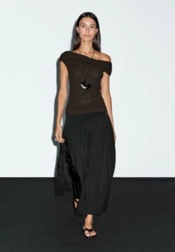 Massimo Dutti SLEEVELESS ASYMMETRIC NECKLINE - Top - Dark Brown -Massimo Dutti Shop bba25362aa93420cbcefae42fc330a33