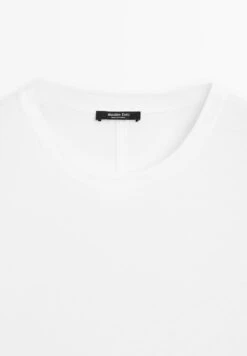 Massimo Dutti SHORT-SLEEVE WITH BACK SEAM DETAIL - Basic T-shirt - White 19 Massimo Dutti SHORT-SLEEVE WITH BACK SEAM DETAIL - Basic T-shirt - White -Massimo Dutti Shop bbc807a717634bb8a1b49e5bb8b4e194
