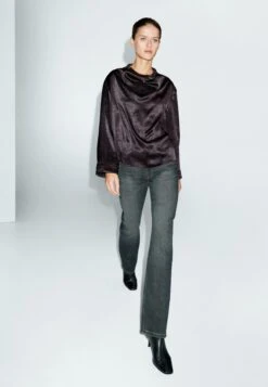 Massimo Dutti HIGH-WAIST - Straight Leg Jeans - Blue Denim 18 Massimo Dutti HIGH-WAIST - Straight Leg Jeans - Blue Denim -Massimo Dutti Shop bbed51d327bb4b9fbac3e90aff10cf5b