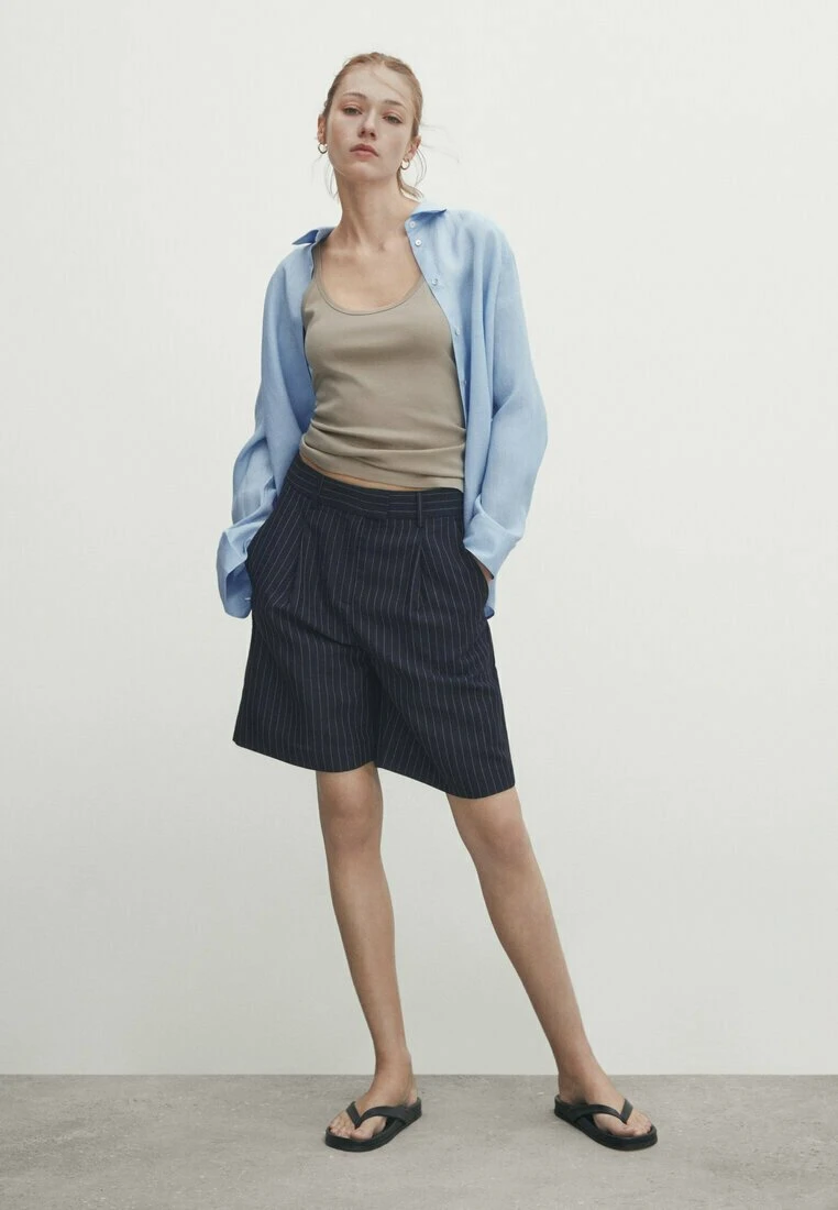 Massimo Dutti Pinstripe BermudaWith Darts - Shorts 4 Massimo Dutti Pinstripe BermudaWith Darts - Shorts - Image 2