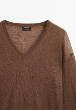 Massimo Dutti FINE SEMI-SHEER WITH V-NECK - Jumper - Brown 18 Massimo Dutti FINE SEMI-SHEER WITH V-NECK - Jumper - Brown -Massimo Dutti Shop bc8fc6e59f404df3bea9bddceb397847