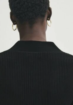 Massimo Dutti And Blend- Cardigan - Mottled Black 15 Massimo Dutti And Blend- Cardigan - Mottled Black -Massimo Dutti Shop bca1df6db8d84629ac7ac66c47887486