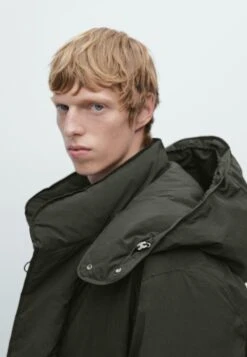 Massimo Dutti SHORT DOWN PUFFER WITH HOOD - Winter Jacket - Dark Green -Massimo Dutti Shop bca926bf0b3a4c03a05e8e71f0b3fa55