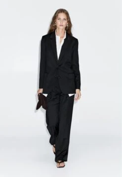 Massimo Dutti EXTRA FINE TWO-BUTTON - Blazer - Black -Massimo Dutti Shop bd43424df402404eb7b515d2b45fb12b