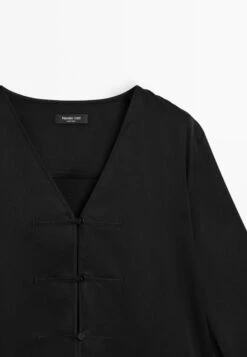 Massimo Dutti SATIN GARMENT WITH BUTTON DETAIL - Blouse - Black 12 Massimo Dutti SATIN GARMENT WITH BUTTON DETAIL - Blouse - Black -Massimo Dutti Shop bd5a9dc158574bc9ae82f7917e6da94d