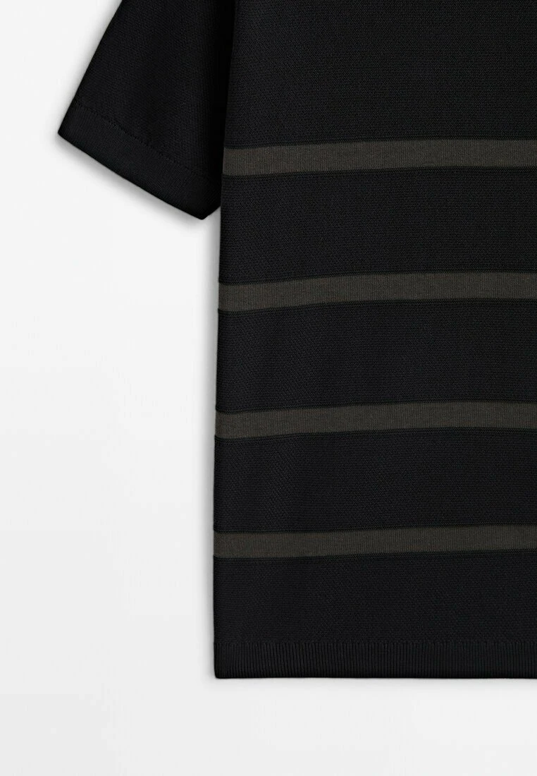 Massimo Dutti Stripe Textured - Print T-Shirt - Black 10 Massimo Dutti Stripe Textured - Print T-Shirt - Black - Image 8