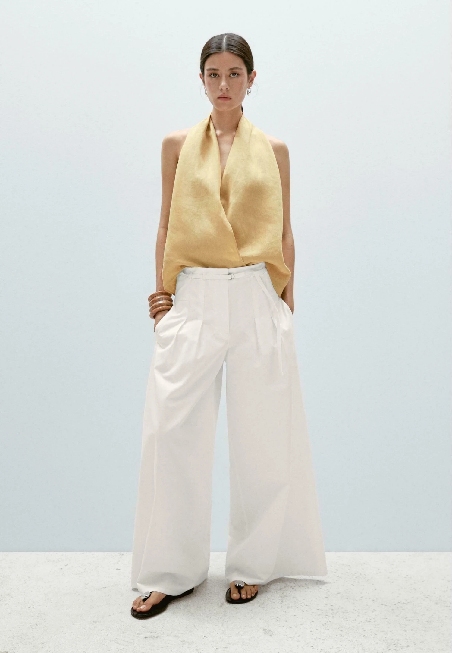 Massimo Dutti CROSSOVER HALTER NECK - Blouse - Mustard Yellow 4 Massimo Dutti CROSSOVER HALTER NECK - Blouse - Mustard Yellow - Image 2