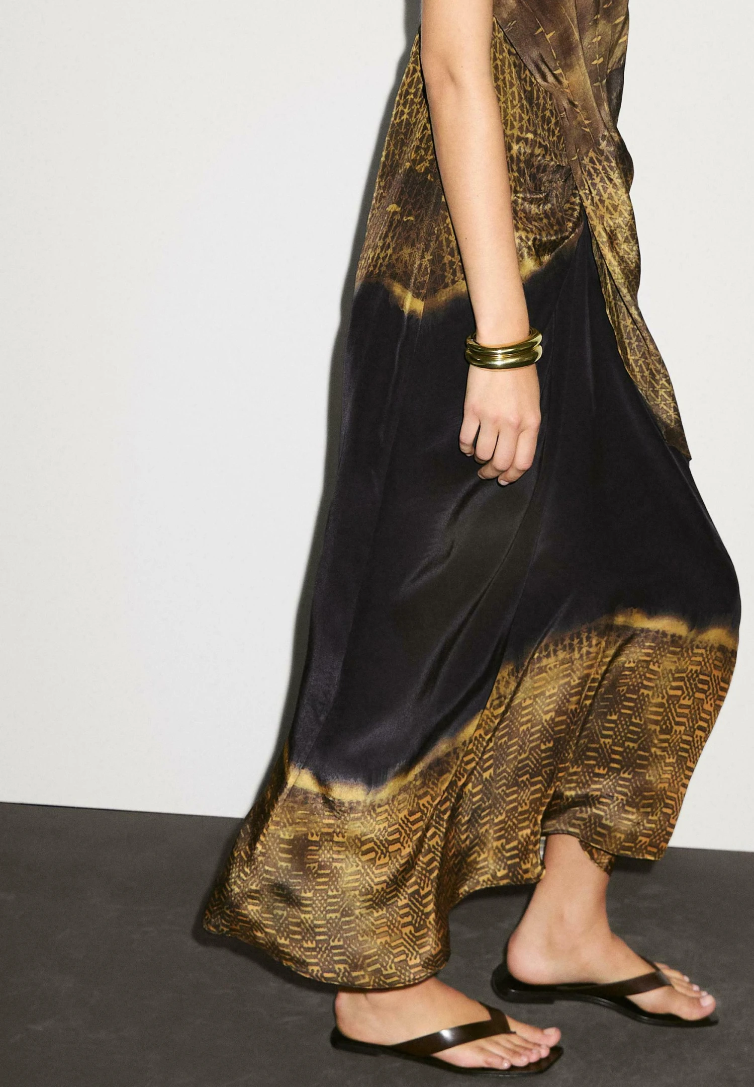 Massimo Dutti PRINTED HALTER-NECK MIDI - Maxi Dress - Mottled Green 6 Massimo Dutti PRINTED HALTER-NECK MIDI - Maxi Dress - Mottled Green - Image 4