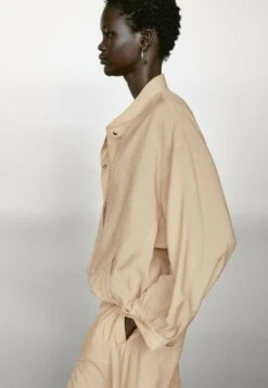 Massimo Dutti LOOSE-FITTING WITH DRAWSTRING DETAIL - Bomber Jacket - Beige -Massimo Dutti Shop c0c0898542544ba58fe10554138bbb44