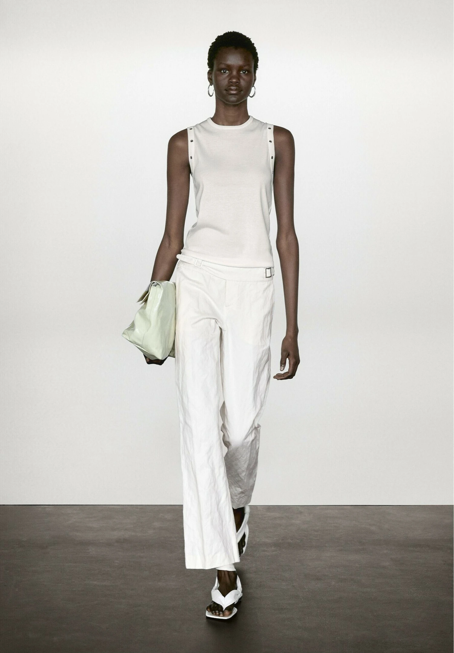 Massimo Dutti CREW NECK WITH EYELET DETAIL - Top - White 4 Massimo Dutti CREW NECK WITH EYELET DETAIL - Top - White - Image 2