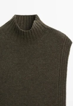 Massimo Dutti SLEEVELESS HIGH NECK SWEATER - Jumper - Mottled Dark Green -Massimo Dutti Shop c2a56b37a47f4fad815732e3e5d05bdc