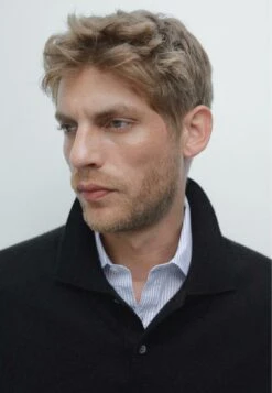 Massimo Dutti CASHMERE LONG SLEEVE POLO COLLAR - Long Sleeved Top - Dark Blue 17 Massimo Dutti CASHMERE LONG SLEEVE POLO COLLAR - Long Sleeved Top - Dark Blue -Massimo Dutti Shop c2daa7a3472f492bac98d090e51a0ebe