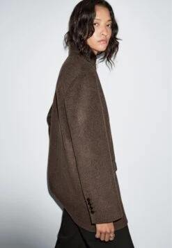 Massimo Dutti TUXEDO COLLAR - Classic Coat - Brown 14 Massimo Dutti TUXEDO COLLAR - Classic Coat - Brown -Massimo Dutti Shop c34db823b8794decbbf0af6e409561b0