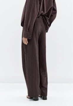 Massimo Dutti DARTED PINSTRIPE - Trousers - Brown -Massimo Dutti Shop c39e91fc388948f98cd16fcad360b873