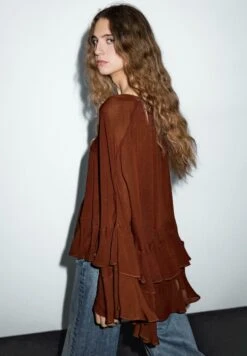 Massimo Dutti CAPE-STYLE GARMENT WITH RUFFLES - Blouse - Bordeaux -Massimo Dutti Shop c3ddd7383ae74cf4adfcbc4969269d68