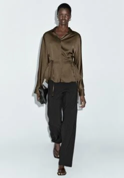 Massimo Dutti FLOWING LONG SLEEVE WITH WAIST DETAIL - Button-down Blouse - Dark Brown -Massimo Dutti Shop c424fc598b704330a6aa8f965a63e167