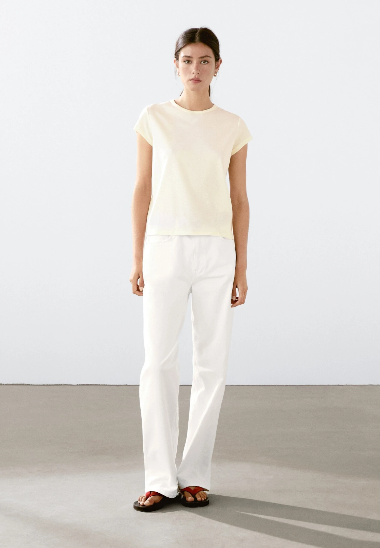 Massimo Dutti SHORT SLEEVE WITH ROUND NECK - Basic T-shirt - Yellow 6 Massimo Dutti SHORT SLEEVE WITH ROUND NECK - Basic T-shirt - Yellow - Image 4