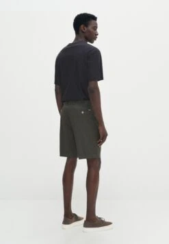 Massimo Dutti Stretch Bermuda- Shorts - Khaki 13 Massimo Dutti Stretch Bermuda- Shorts - Khaki -Massimo Dutti Shop c7e0b82ef77c41ec99e3e3de64379f49