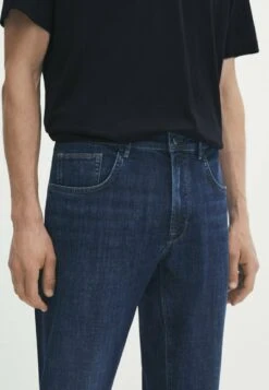 Massimo Dutti Enzymatic - Straight Leg Jeans - Dark Blue 15 Massimo Dutti Enzymatic - Straight Leg Jeans - Dark Blue -Massimo Dutti Shop c86d2c83664a436c9a83a968545ed8fc