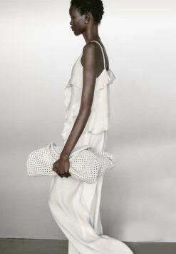 Massimo Dutti STRAPPY TOP WITH RUFFLE DETAIL - Top - White 11 Massimo Dutti STRAPPY TOP WITH RUFFLE DETAIL - Top - White -Massimo Dutti Shop c9716d9f24bd407aa54a4bbafe01fe4b