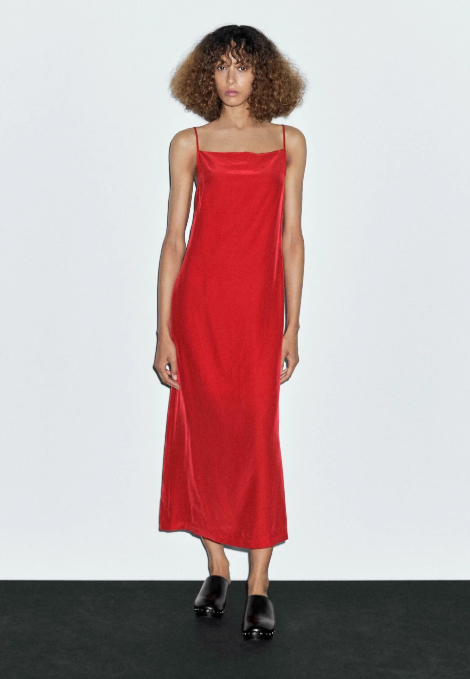 Massimo Dutti FLOWING MIDI WITH A STRAIGHT NECKLINE - Day Dress - Mottled Red 3 Massimo Dutti FLOWING MIDI WITH A STRAIGHT NECKLINE - Day Dress - Mottled Red