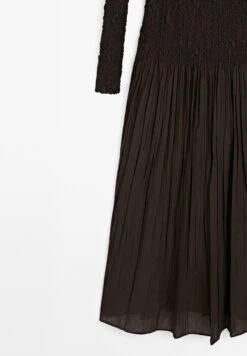 Massimo Dutti LONG PLEATED STRETCH - Maxi Dress - Dark Brown -Massimo Dutti Shop cb131326e2c448f3955b8e36ef8c9d6f