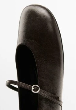 Massimo Dutti SOFT FLATS WITH BUCKLE - Ankle Strap Ballet Pumps - Dark Brown -Massimo Dutti Shop cc4429306a9041dfafaa42b6325c269d