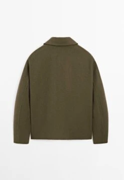 Massimo Dutti BUTTONED SHIRT COLLAR WITH SIDE POCKETS - Summer Jacket - Green 16 Massimo Dutti BUTTONED SHIRT COLLAR WITH SIDE POCKETS - Summer Jacket - Green -Massimo Dutti Shop ccf91e263080490a934d03f653b3c31c