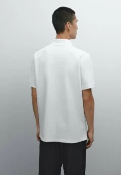 Massimo Dutti MICRO TEXTURED PIQUÉ POLO NECK - Polo Shirt - White -Massimo Dutti Shop cdcbc31c09da40e5a7f0bc269ddb3c04